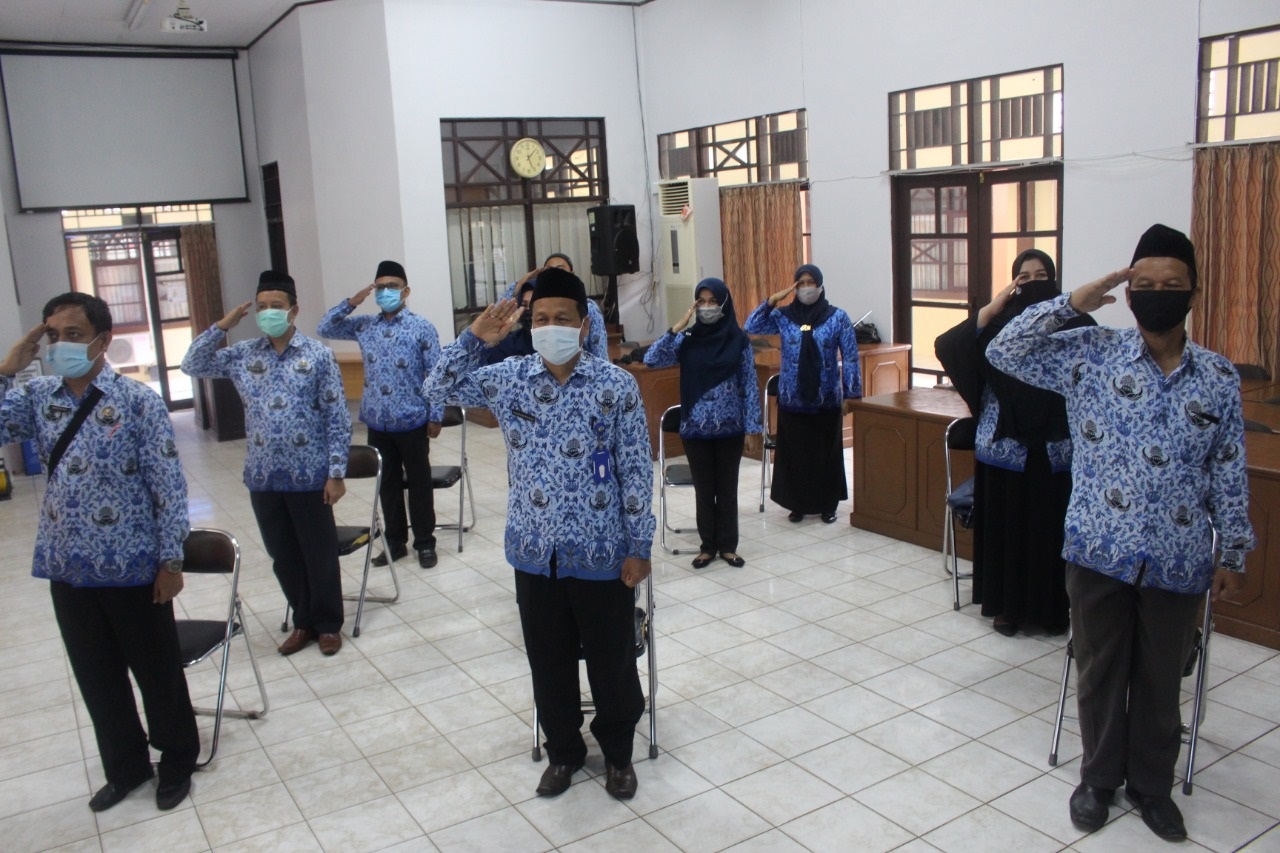 Mengikuti Secara Virtual Penurunan Bendera HUT RI Ke 75 - (Ada 6 foto)